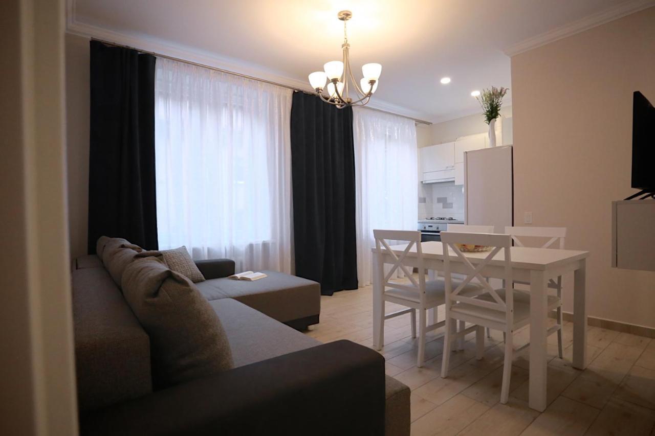 Central Apartament II Klaipėda Buitenkant foto
